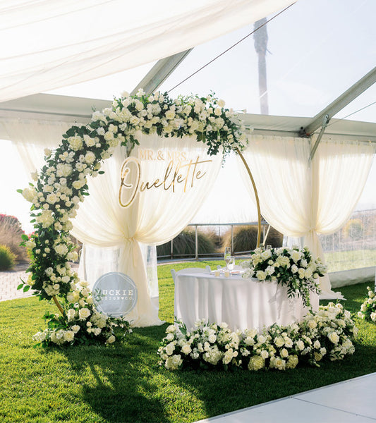 Mr. & Mrs. Sweetheart Table Sign